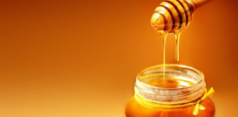 Honey Consumption: Who Should Avoid It and Why