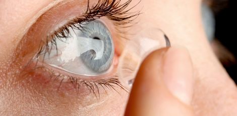 Dropped Your Contact Lens? Here’s What You Should Do Immediately