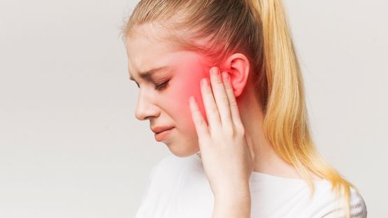 Ear Pain (Earache/Otalgia): Causes, Symptoms, Treatment & Prevention