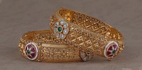 Gold Price Today in Chennai (July 6, 2026): 22K Gold Drops ₹140, Silver Falls ₹10
