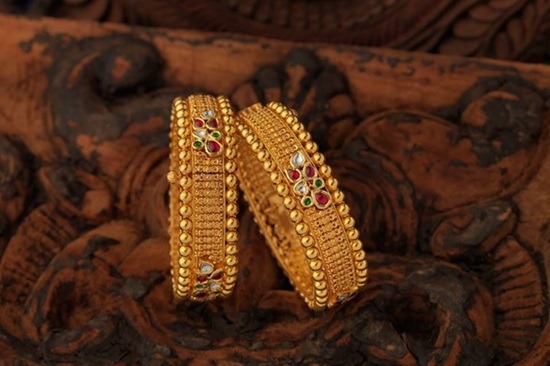 Chennai Gold Rate Today: 22K and 18K Gold Prices Fall by ₹30; Silver Remains Unchanged